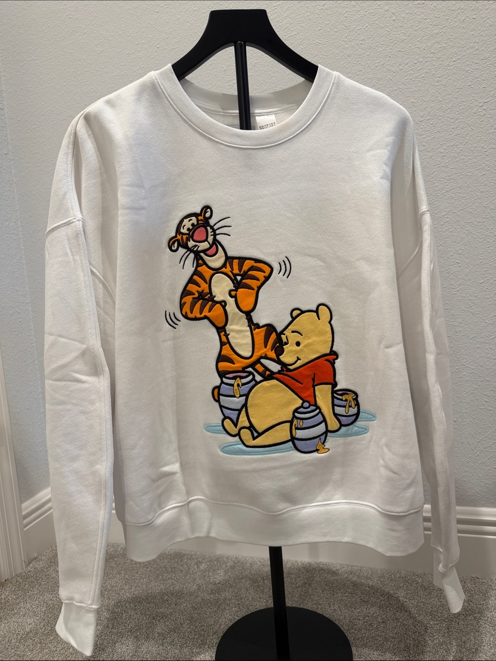 White Winnie the Pooh & Tigger Graphic Sweatshirt new with tags size 1x